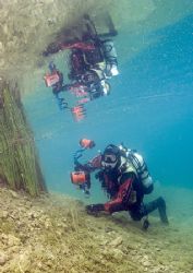 Diver reflection.
Capernwray.
D200,16mm. by Mark Thomas 
